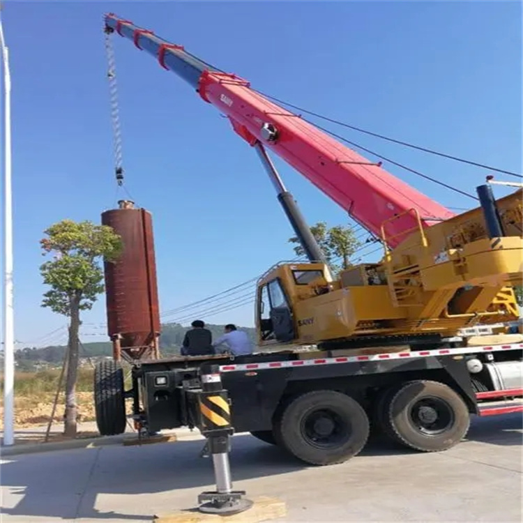 宁德蕉城吊车租赁作业时的保养和维护