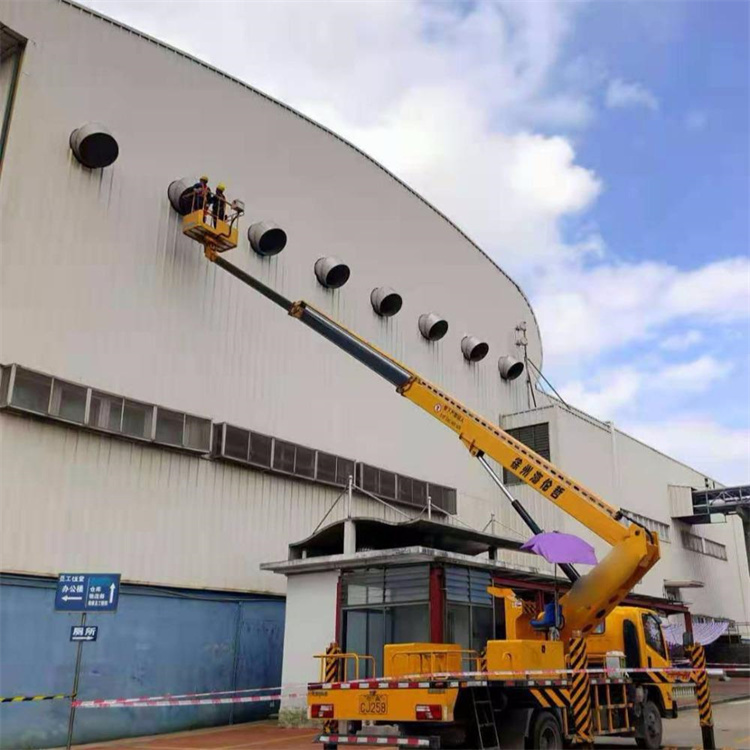 宁德蕉城高空作业车出租服务：专业广告牌安装解决方案